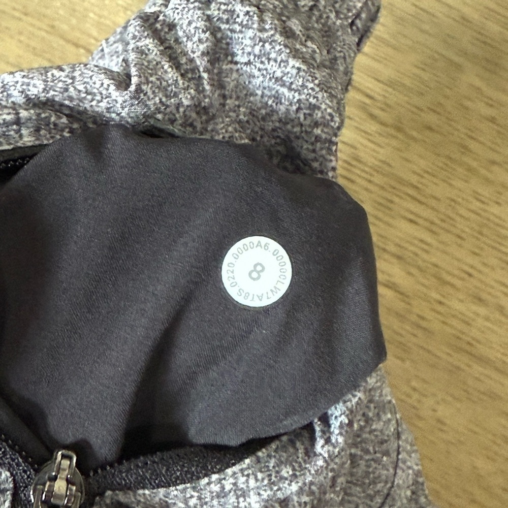 Lululemon Gray Women's Athletic Shorts size 8 - Picture 8 of 9